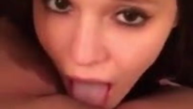 girlfriend licking pussy in bathroom