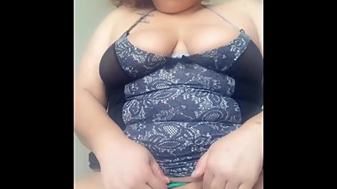 A Hot Pussy Gets Cooled Off with AppleJuice