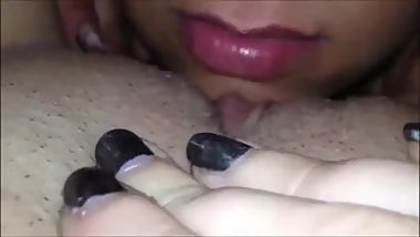 CLOSEUP OF LESBIAN EATING HER GIRLFRIENDS PUSSY